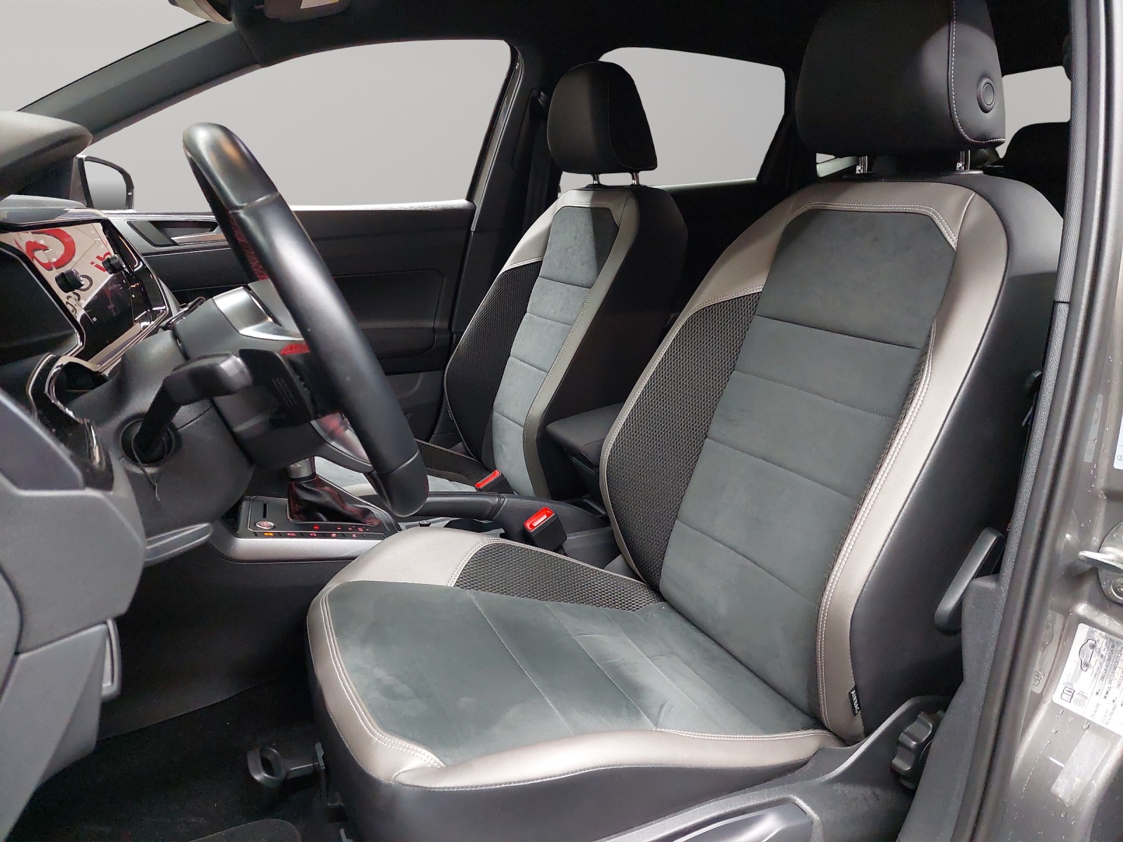 VW Polo 2.0 TSI GTI DSG-image-5