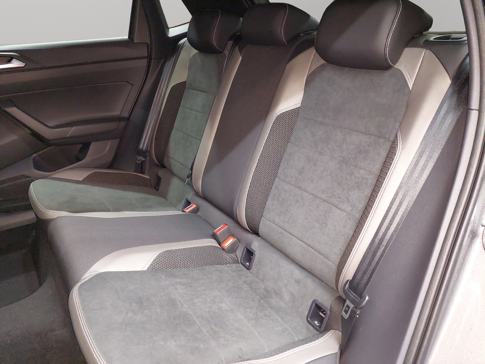 VW Polo 2.0 TSI GTI DSG-image-7