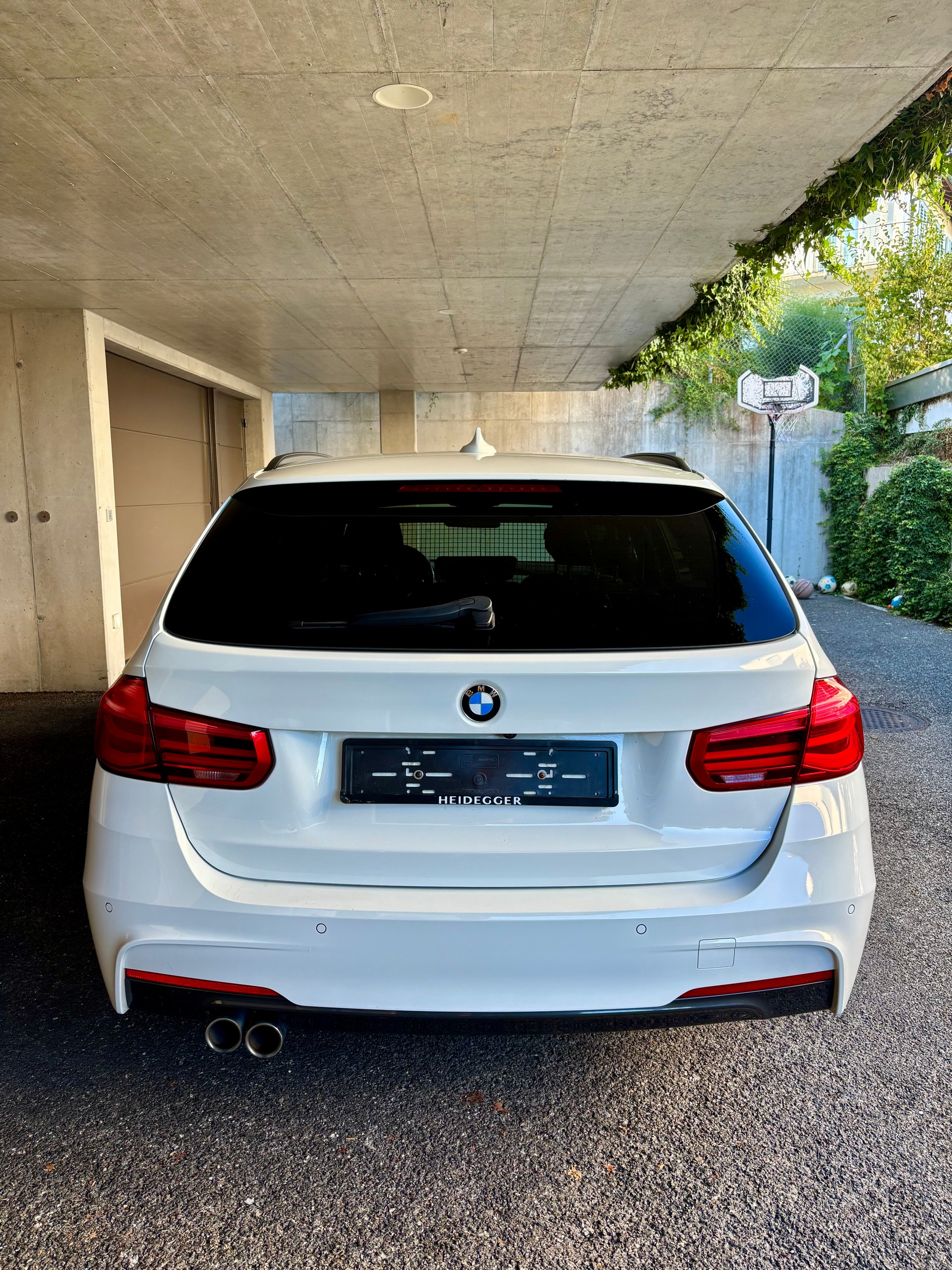 BMW 320d xDrive Touring M Sport Line Steptronic-image-4
