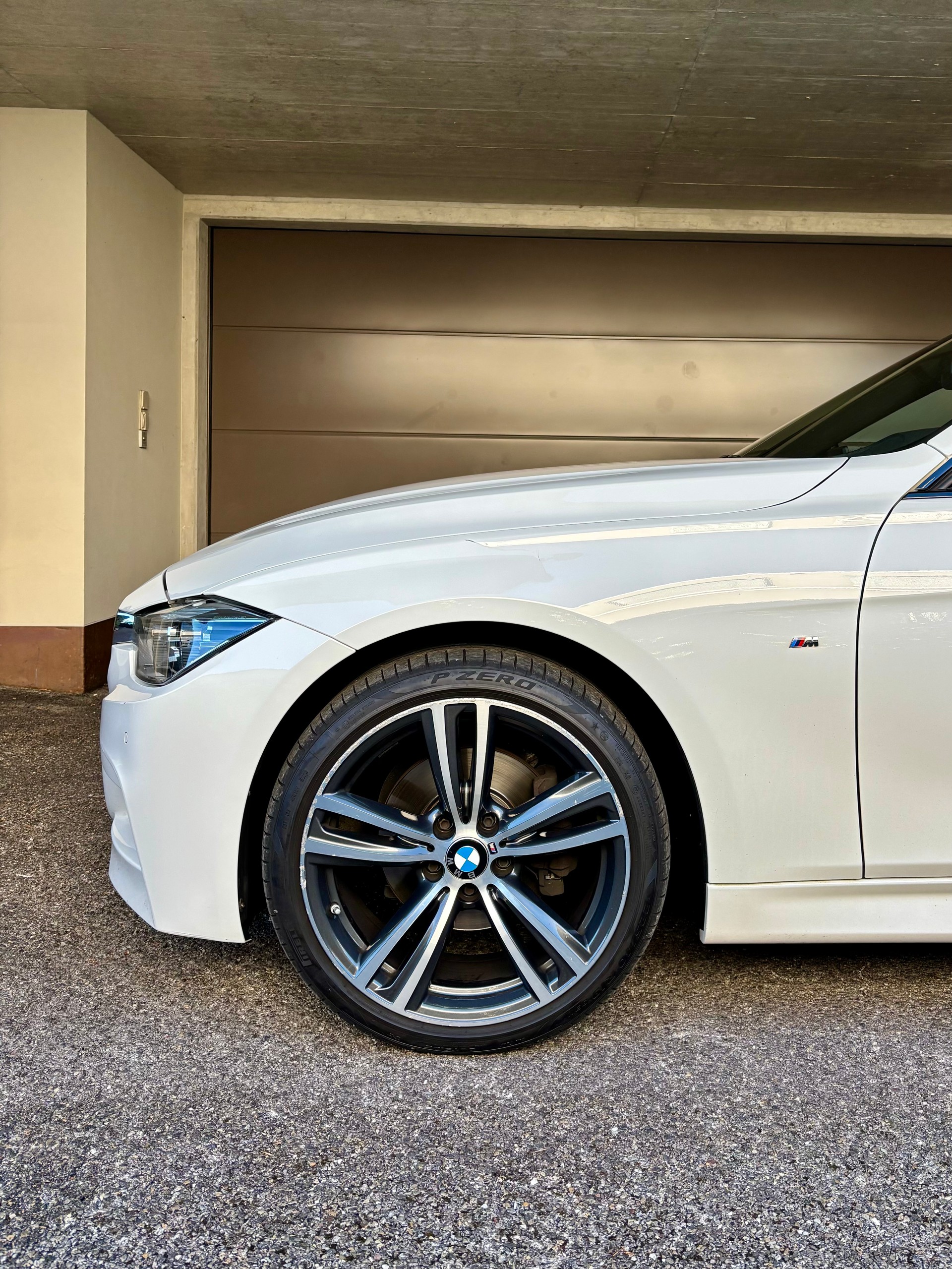 BMW 320d xDrive Touring M Sport Line Steptronic-image-1