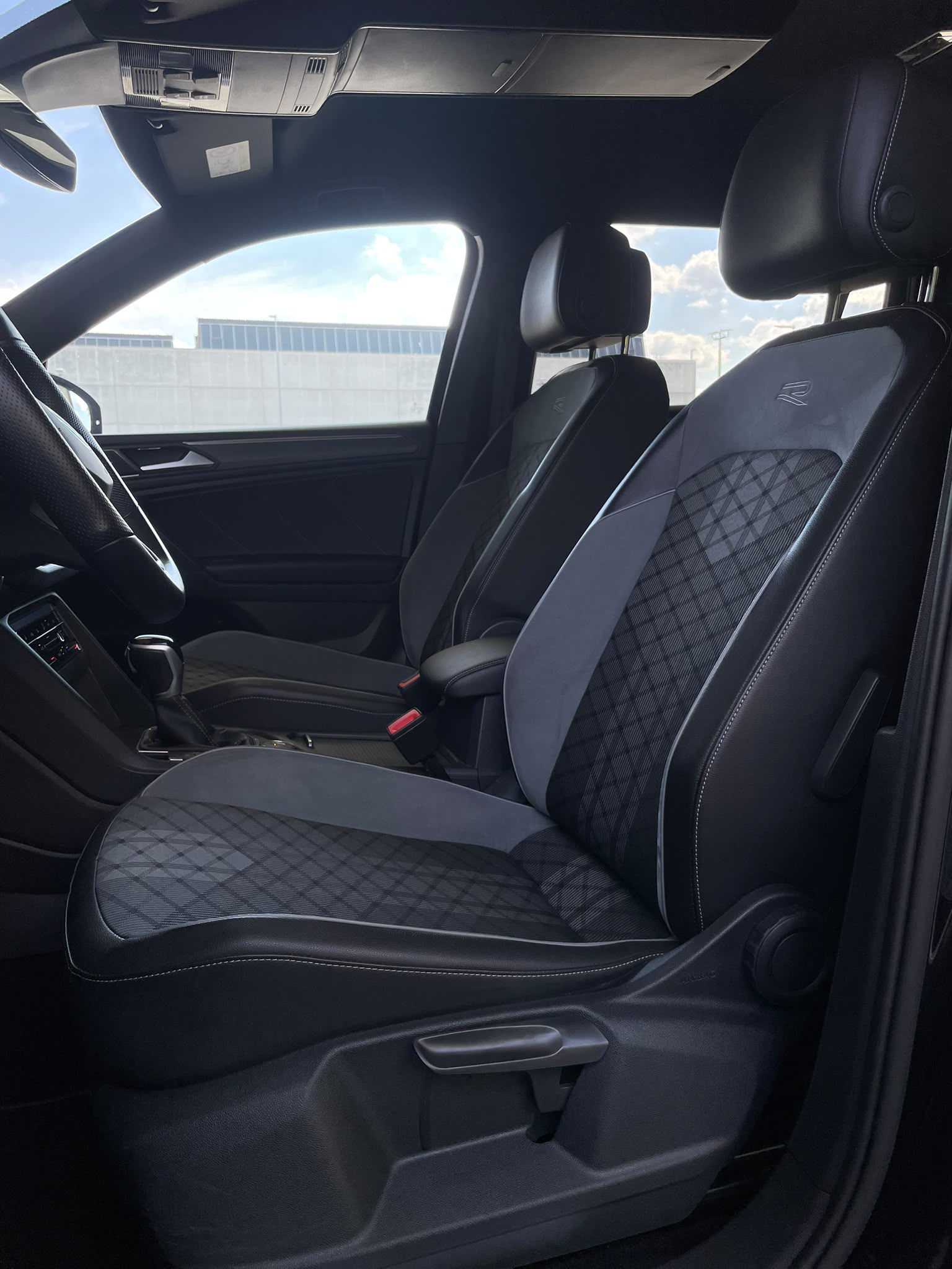 VW Tiguan Allspace 2.0 TDI SCR R-Line AHK DSG-image-5