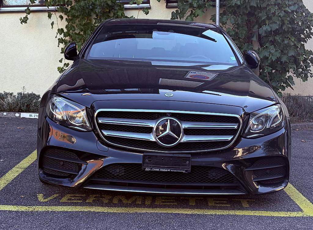 MERCEDES-BENZ E 350 d AMG Line 4Matic 9G-Tronic-image-2