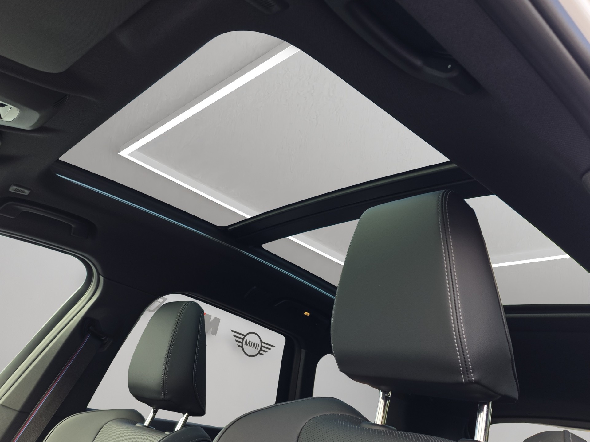 BMW iX1 xDrive 30 M Sport Pro-image-10
