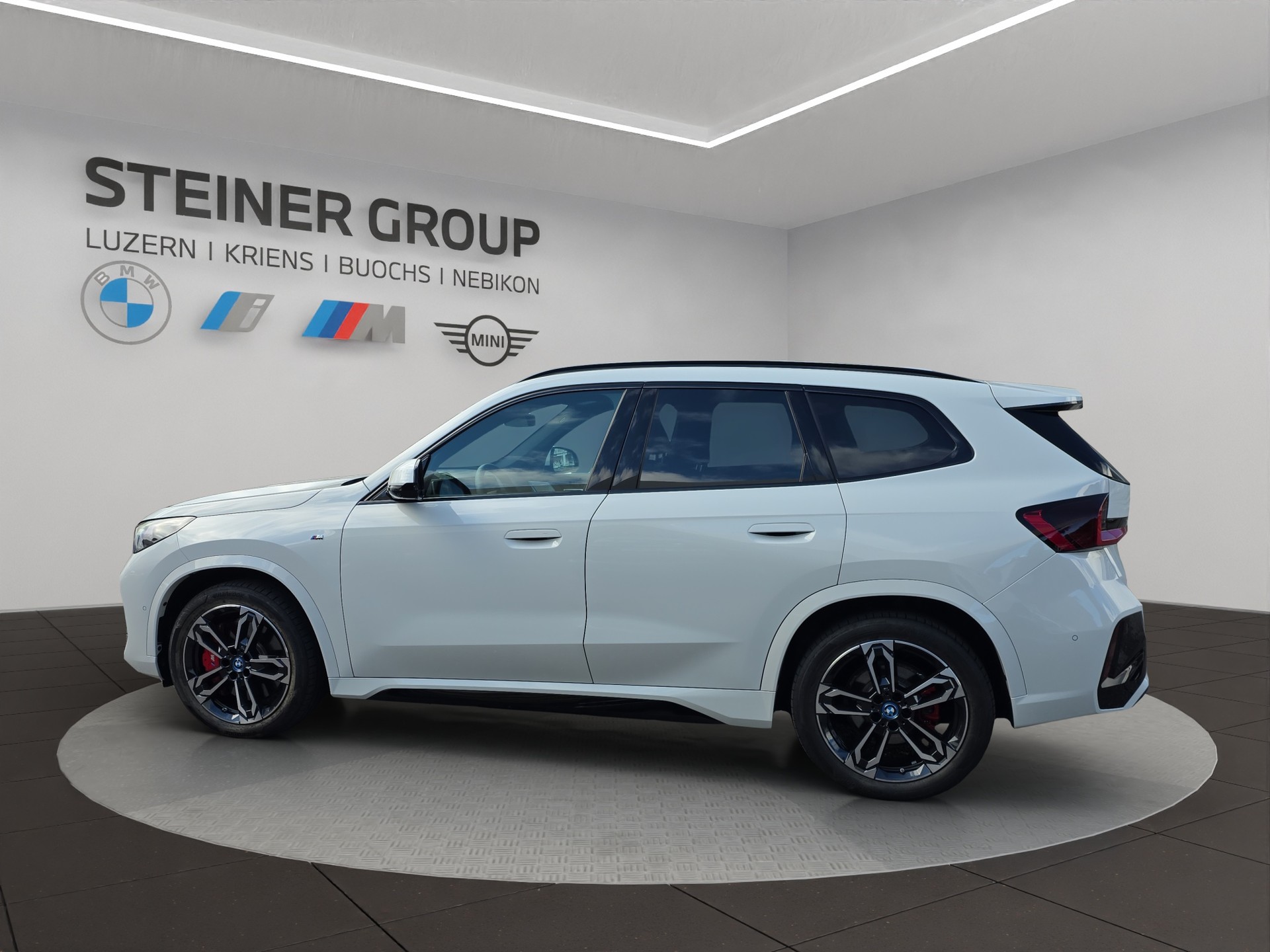 BMW iX1 xDrive 30 M Sport Pro-image-6