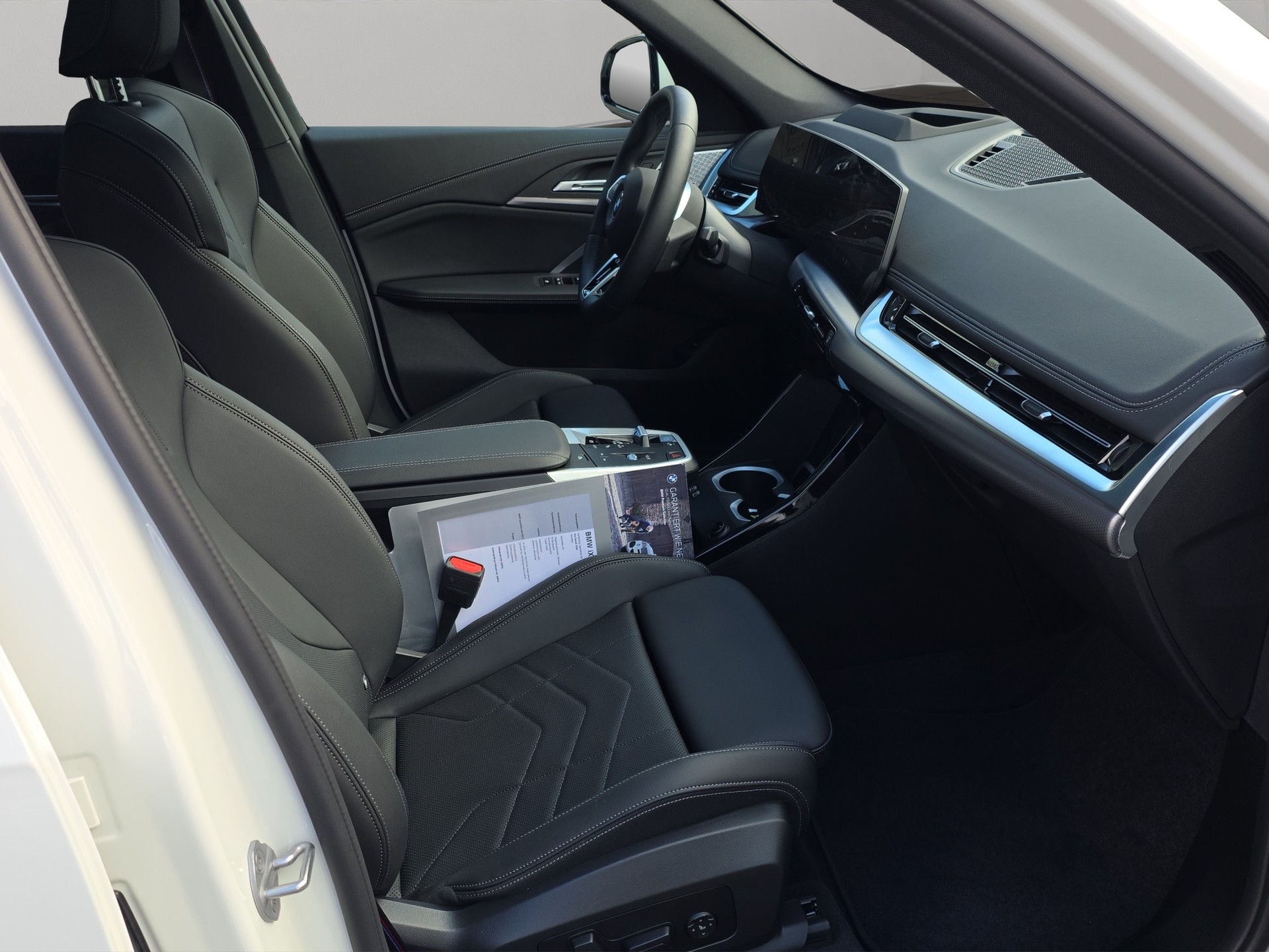 BMW iX1 xDrive 30 M Sport Pro-image-18