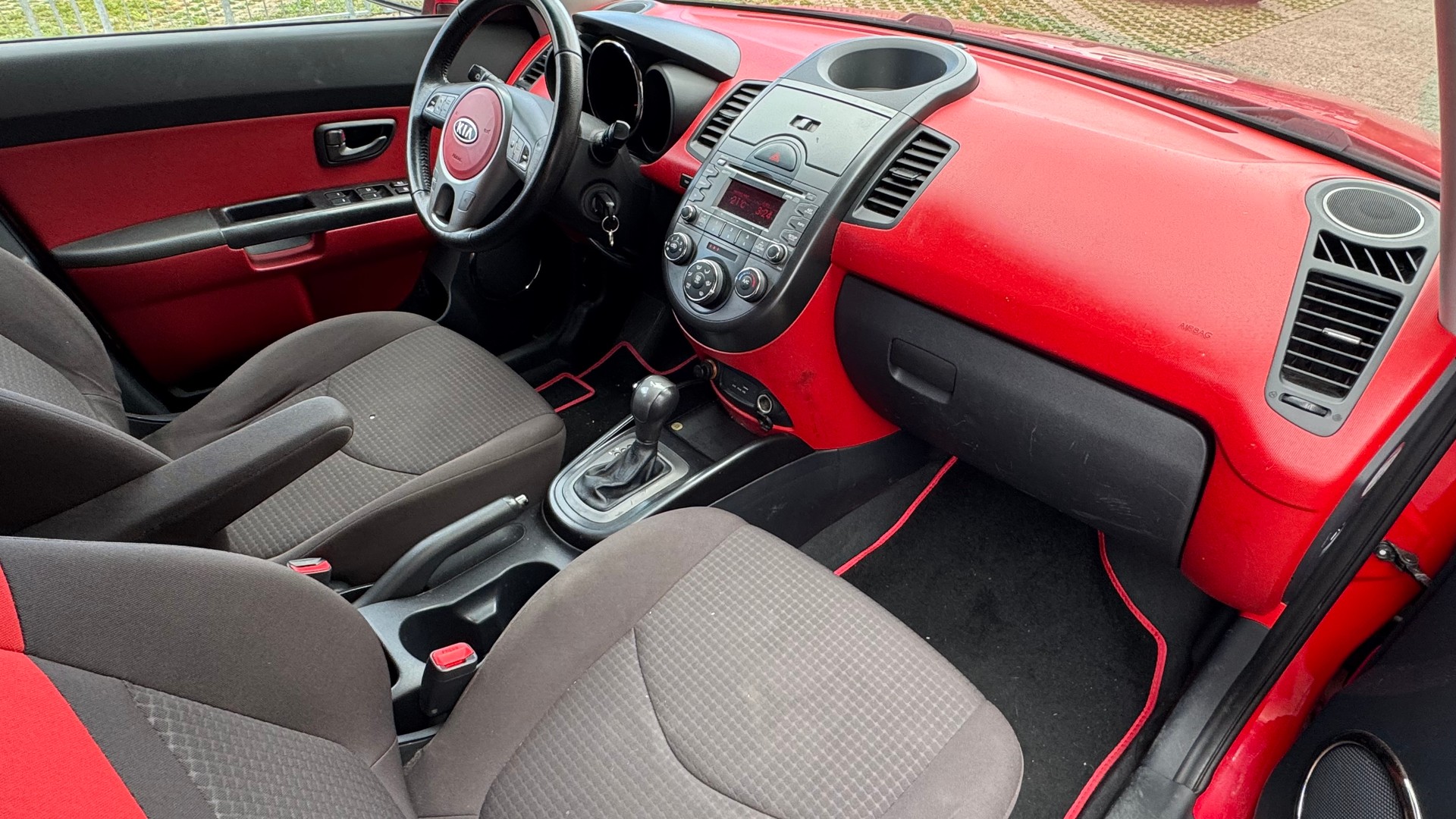 KIA Soul 1.6 CRDi Style Automatic-image-8