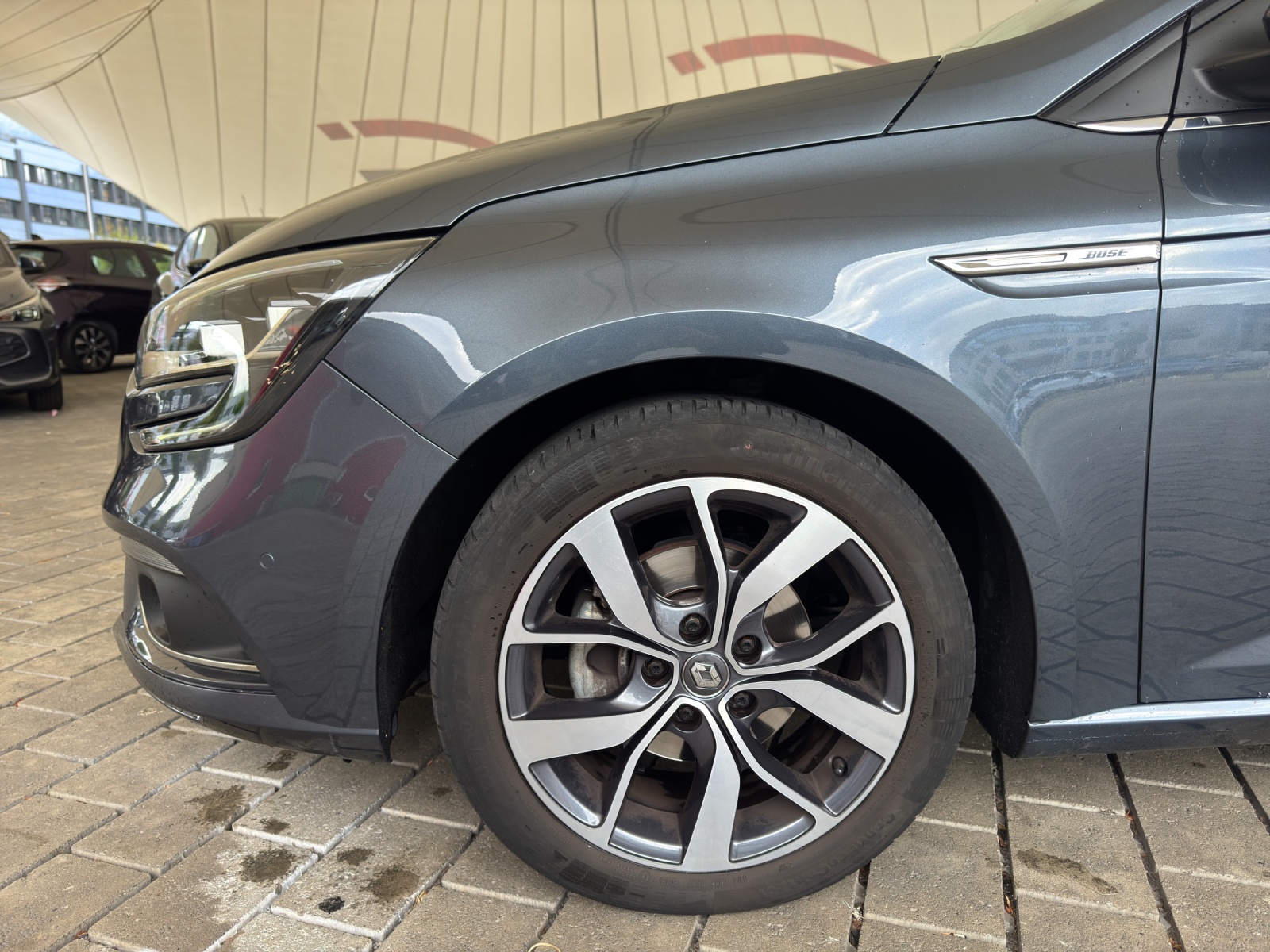 RENAULT Mégane 1.2 TCe 130PS Bose-showroom-element-3