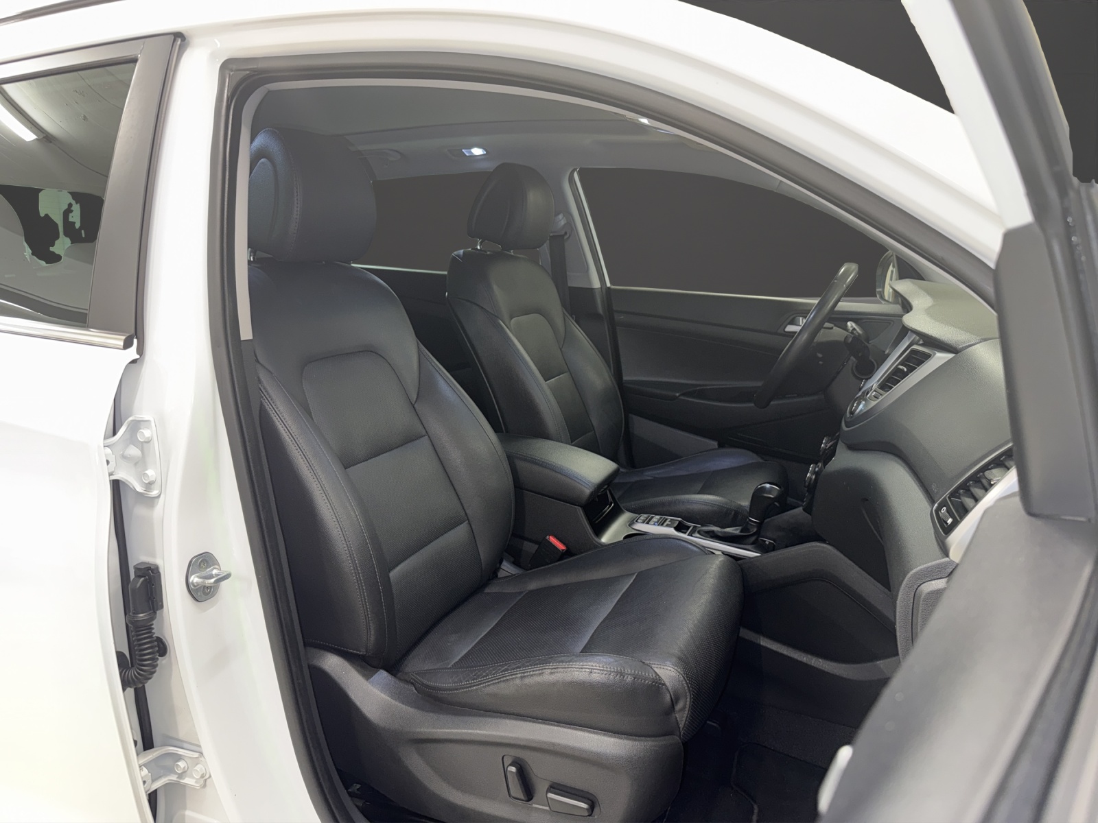 HYUNDAI Tucson 2.0 CRDI Vertex 4WD Automatic-image-7