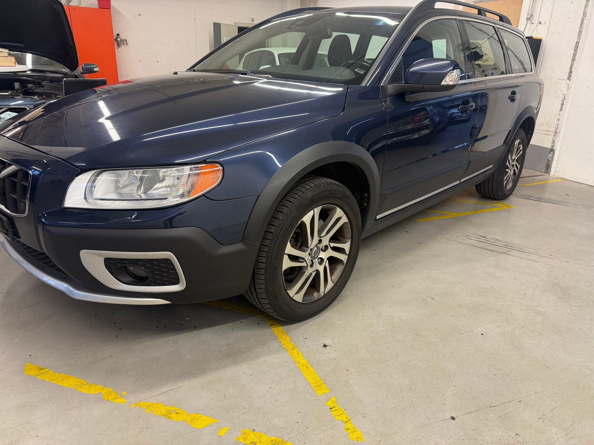 VOLVO XC70 D5 AWD Momentum Geartronic-image-13