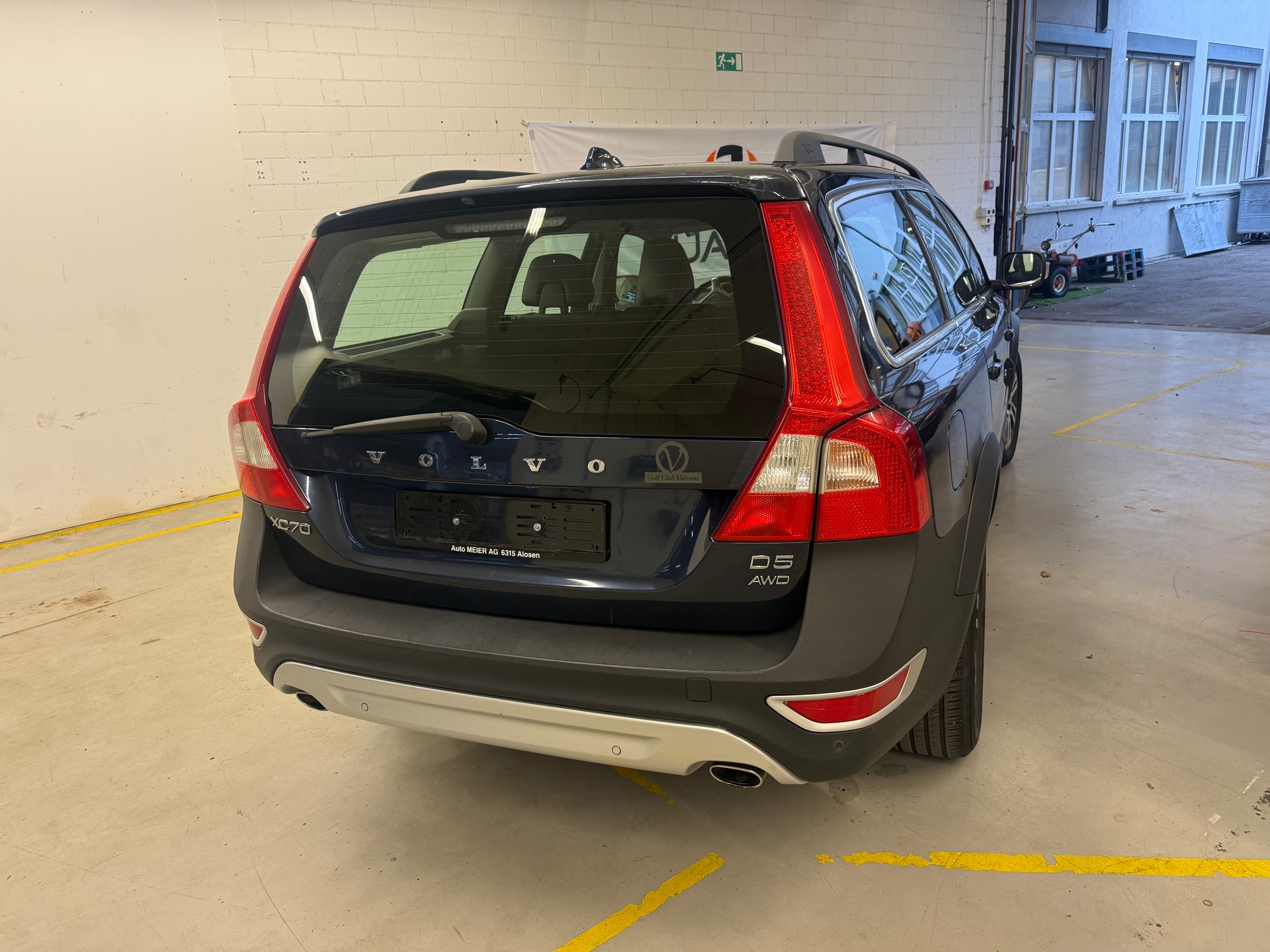 VOLVO XC70 D5 AWD Momentum Geartronic-image-9