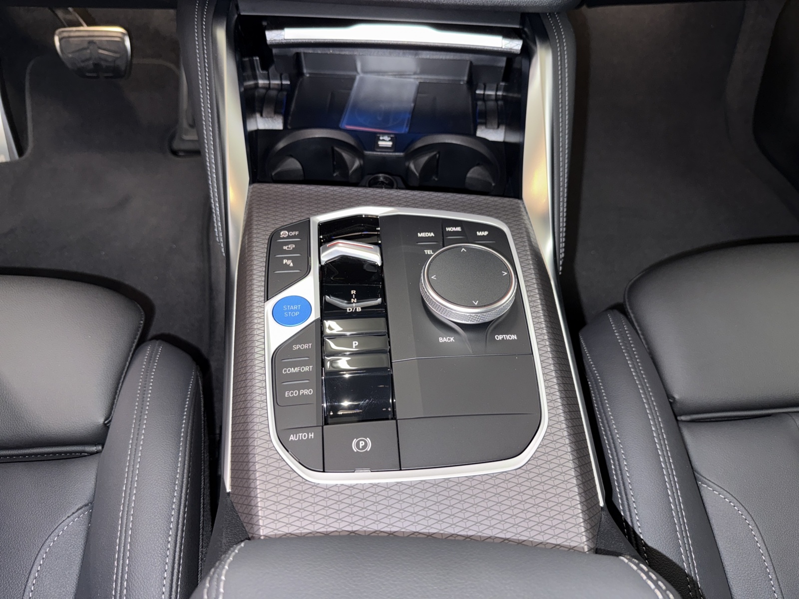 BMW i4 M60-image-16