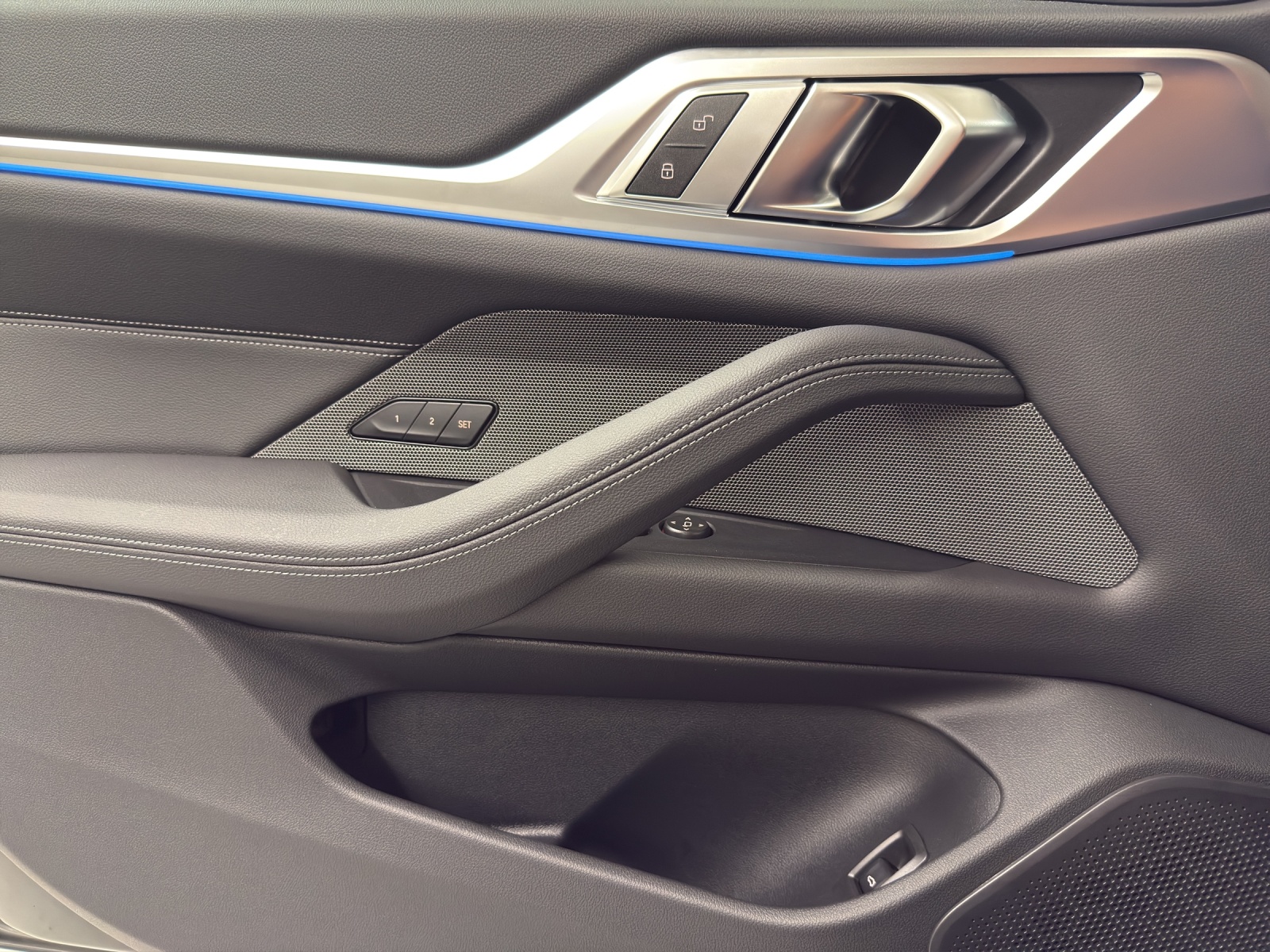 BMW i4 M60-image-14
