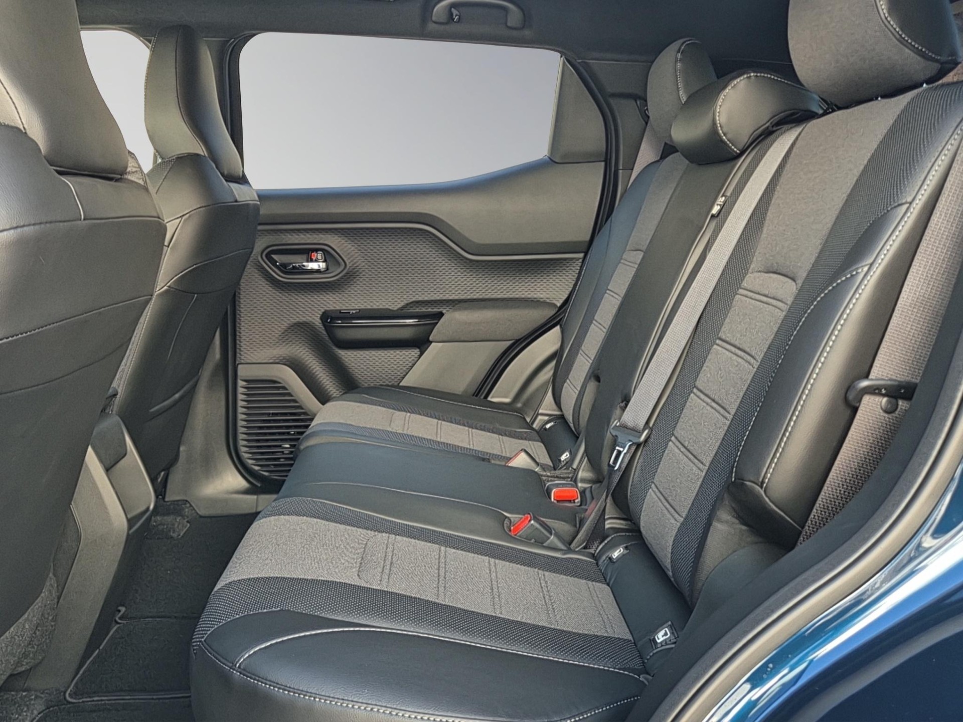 SUZUKI e Vitara Piz Sulai Top 4x4-image-16