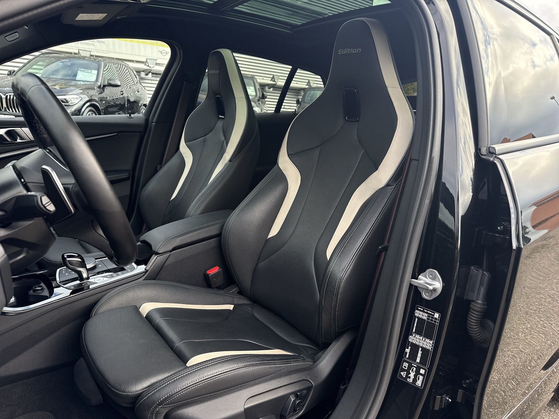 BMW M135i xDrive M Sport Pro Steptronic-image-9