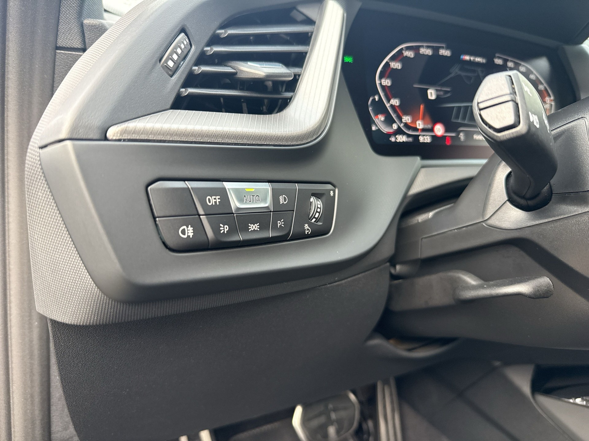 BMW M135i xDrive M Sport Pro Steptronic-image-19