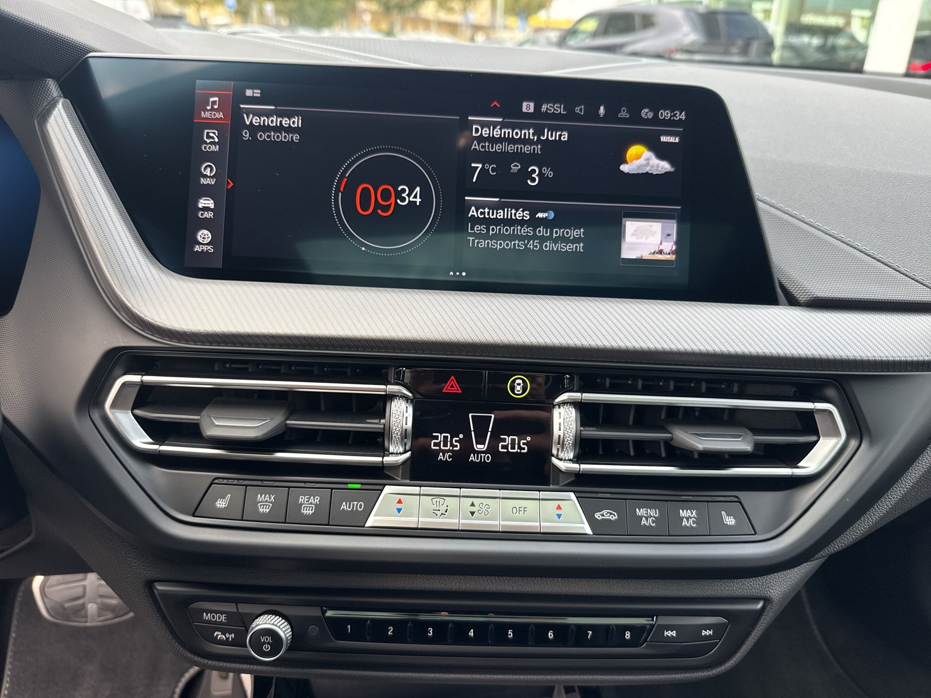 BMW M135i xDrive M Sport Pro Steptronic-image-10