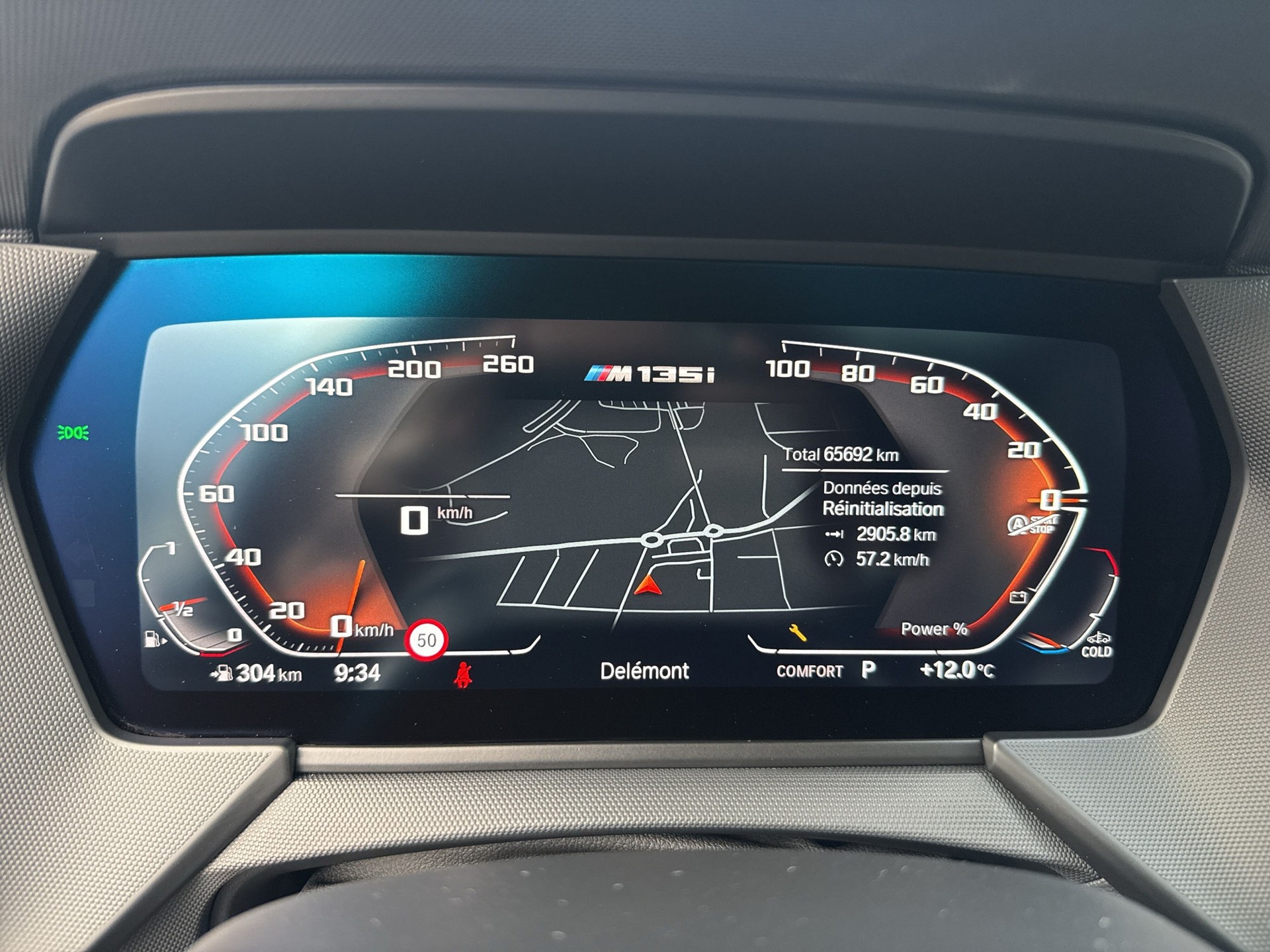 BMW M135i xDrive M Sport Pro Steptronic-image-13