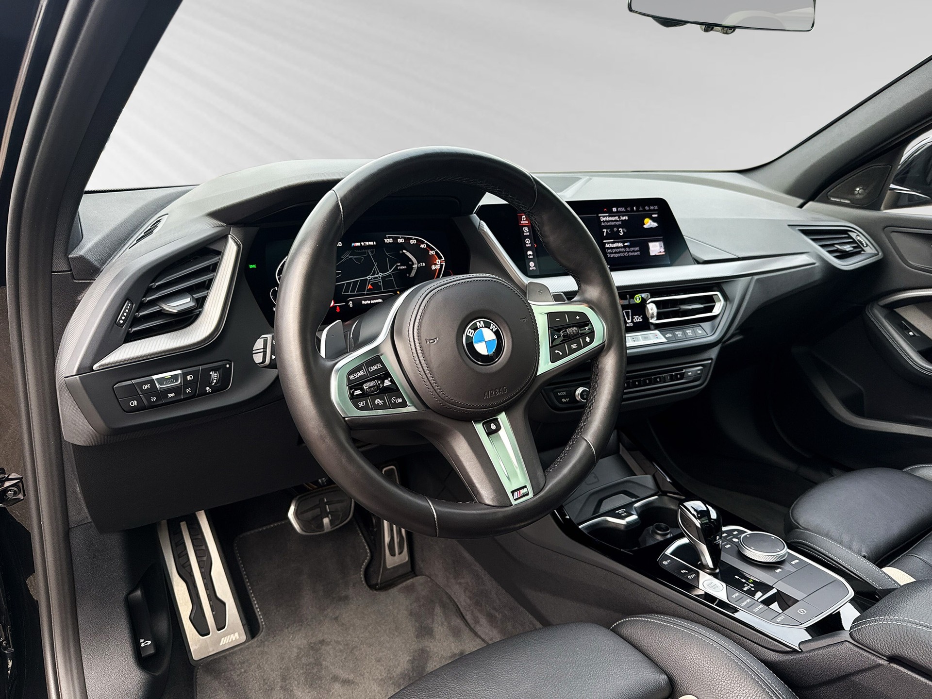 BMW M135i xDrive M Sport Pro Steptronic-image-3