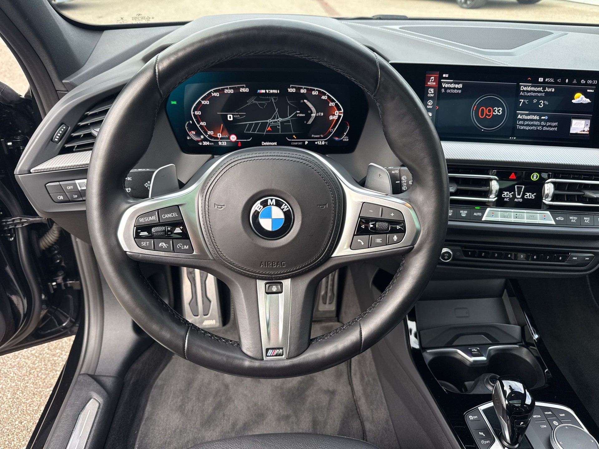 BMW M135i xDrive M Sport Pro Steptronic-image-11