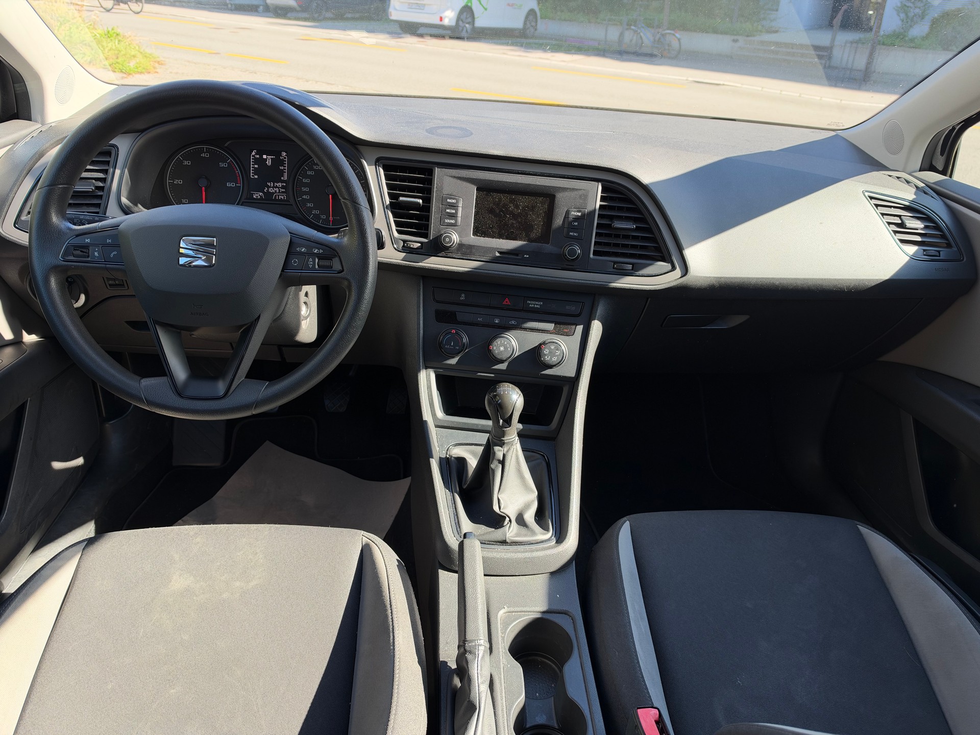 SEAT Leon ST 1.6 TDI Style 4Drive-image-9