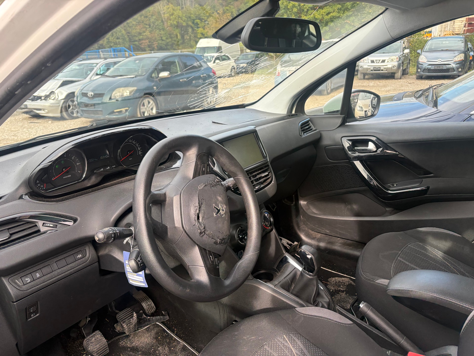 PEUGEOT 208 1.2 VTI Access-image-8