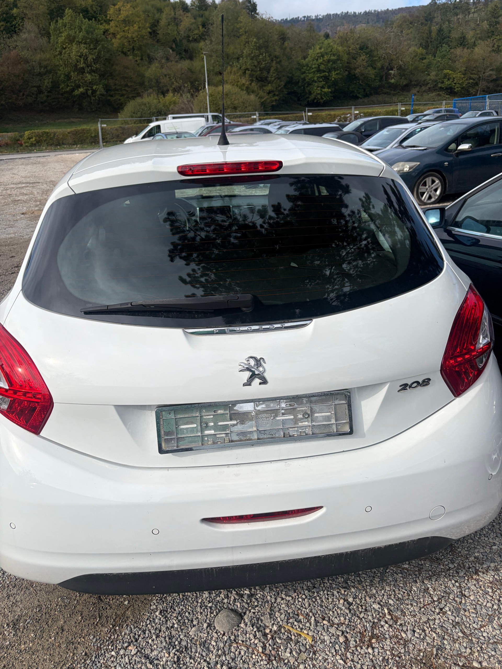 PEUGEOT 208 1.2 VTI Access-image-3