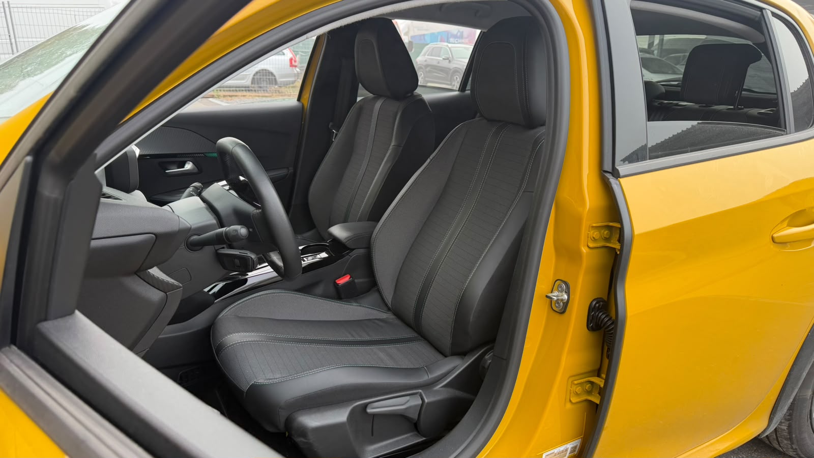 PEUGEOT 208 Elektrik GT-image-11