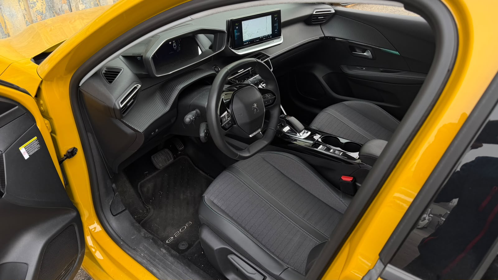 PEUGEOT 208 Elektrik GT-image-10