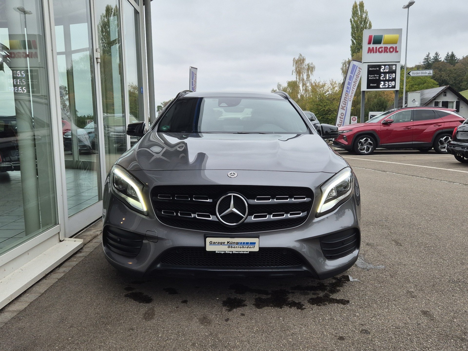 MERCEDES-BENZ GLA 250 AMG Line 4Matic 7G-DCT-showroom-element-3
