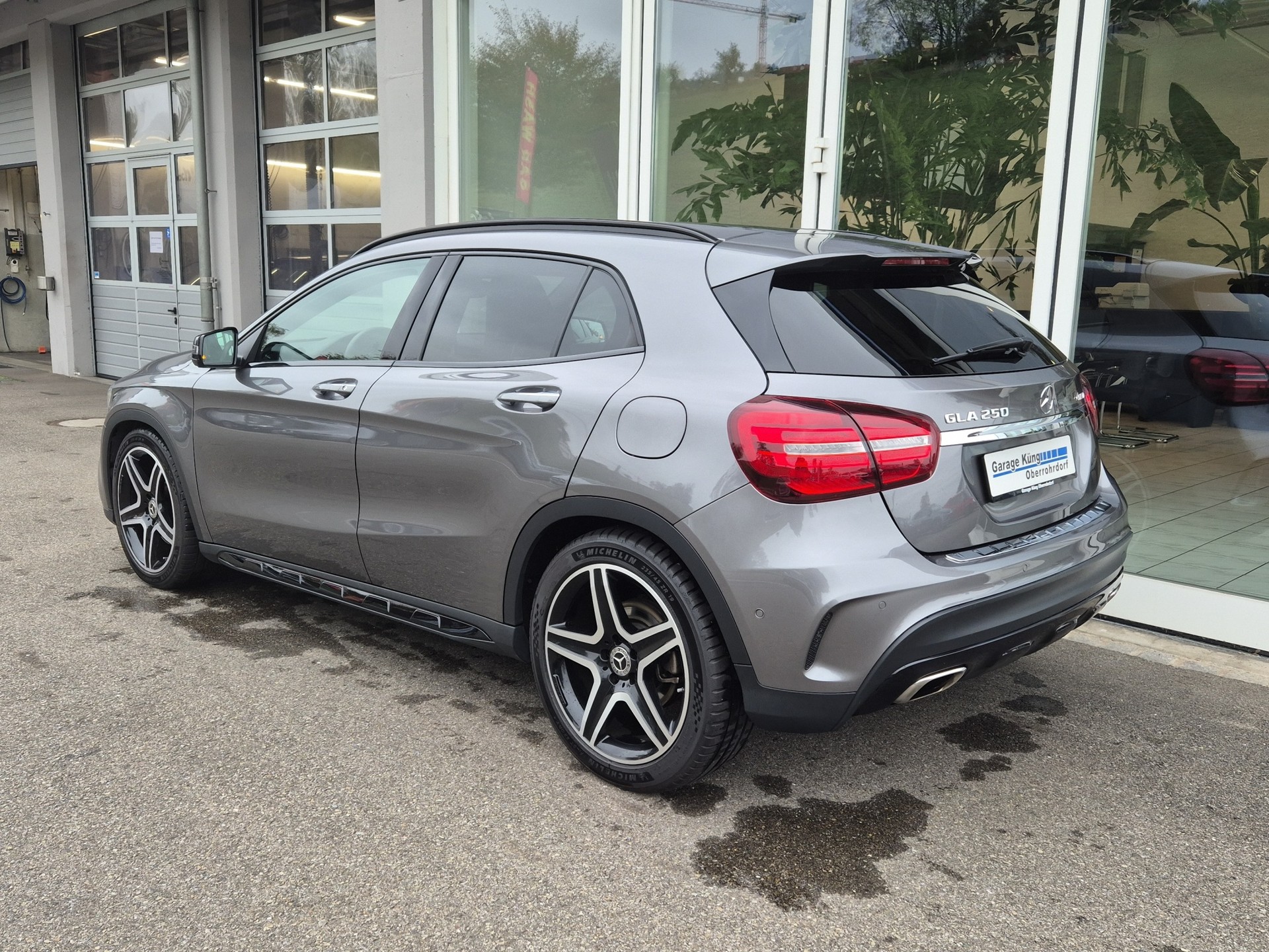 MERCEDES-BENZ GLA 250 AMG Line 4Matic 7G-DCT-image-5