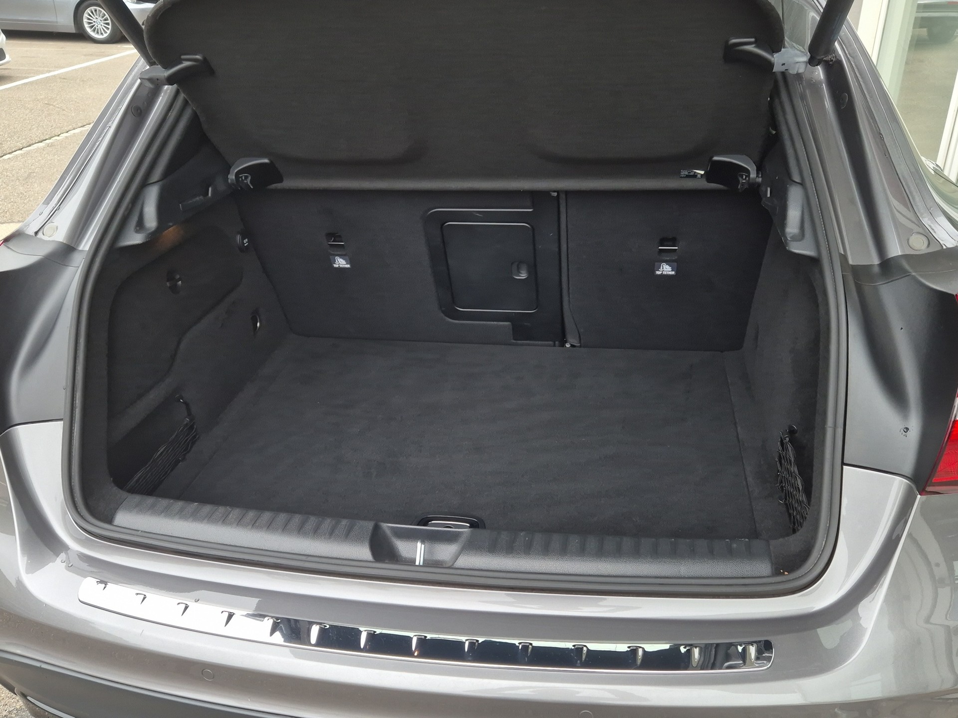MERCEDES-BENZ GLA 250 AMG Line 4Matic 7G-DCT-image-22