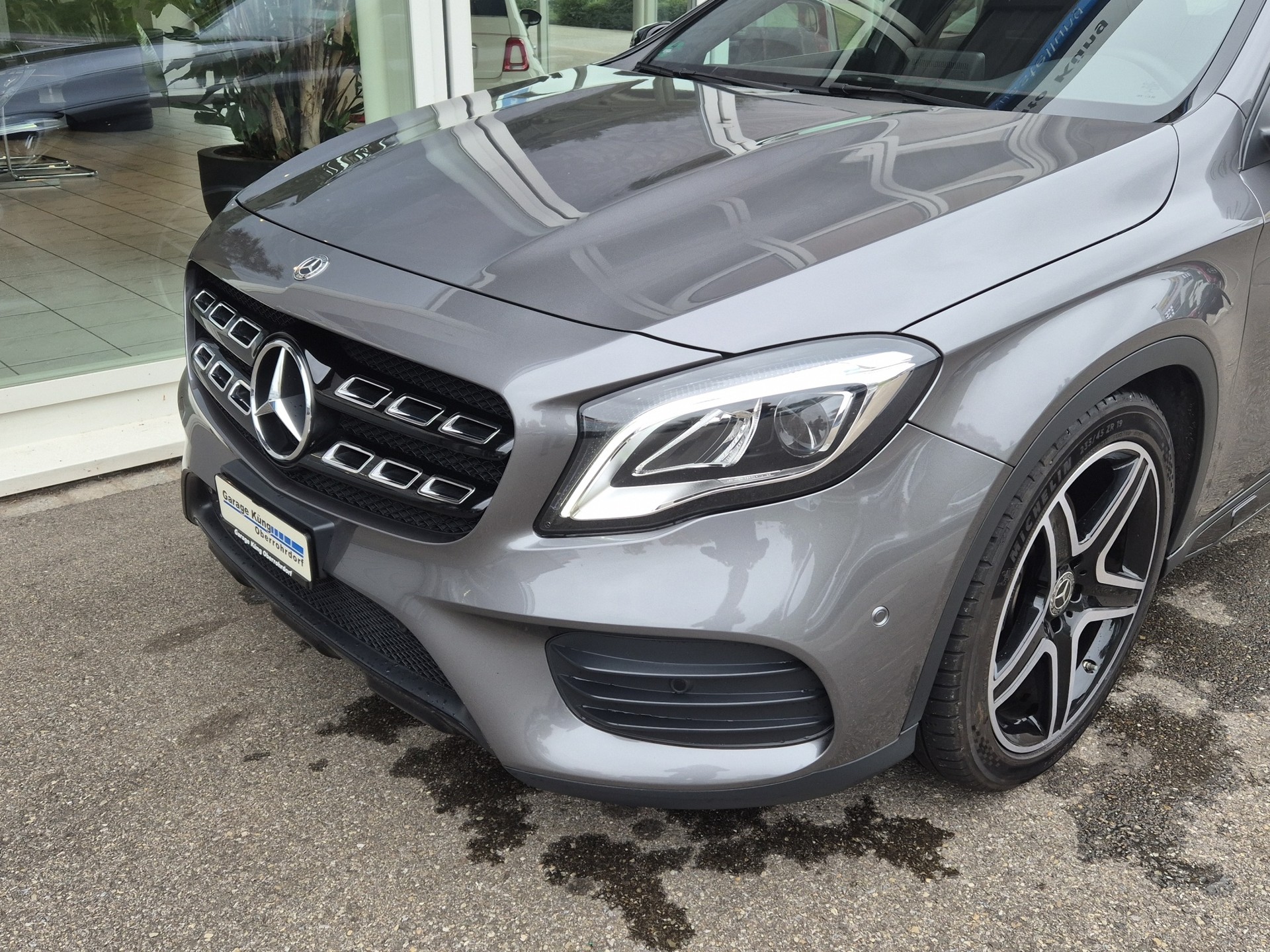 MERCEDES-BENZ GLA 250 AMG Line 4Matic 7G-DCT-showroom-element-1