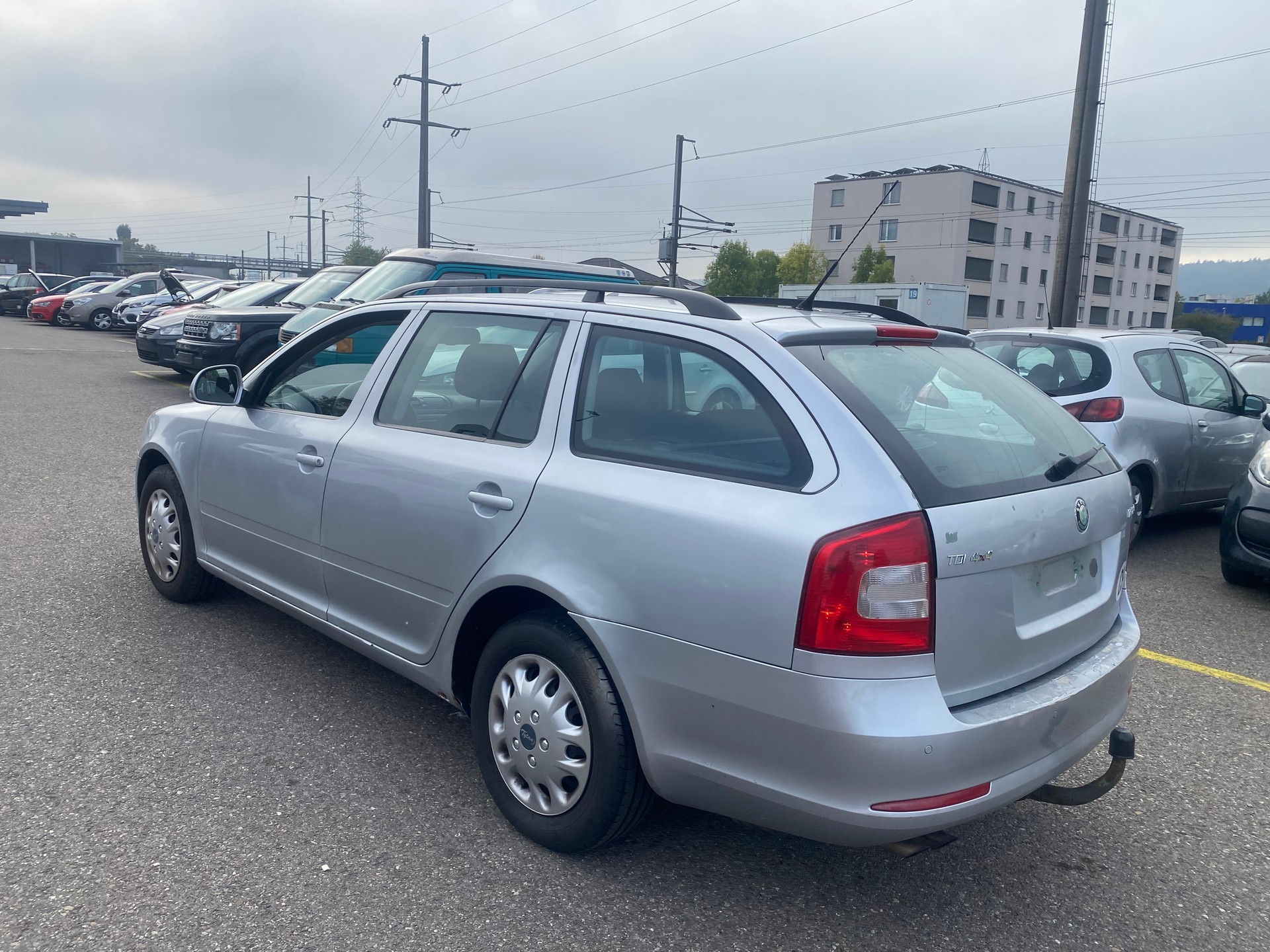 SKODA Octavia Combi 1.9 TDI Swiss Adventure 4x4-image-6