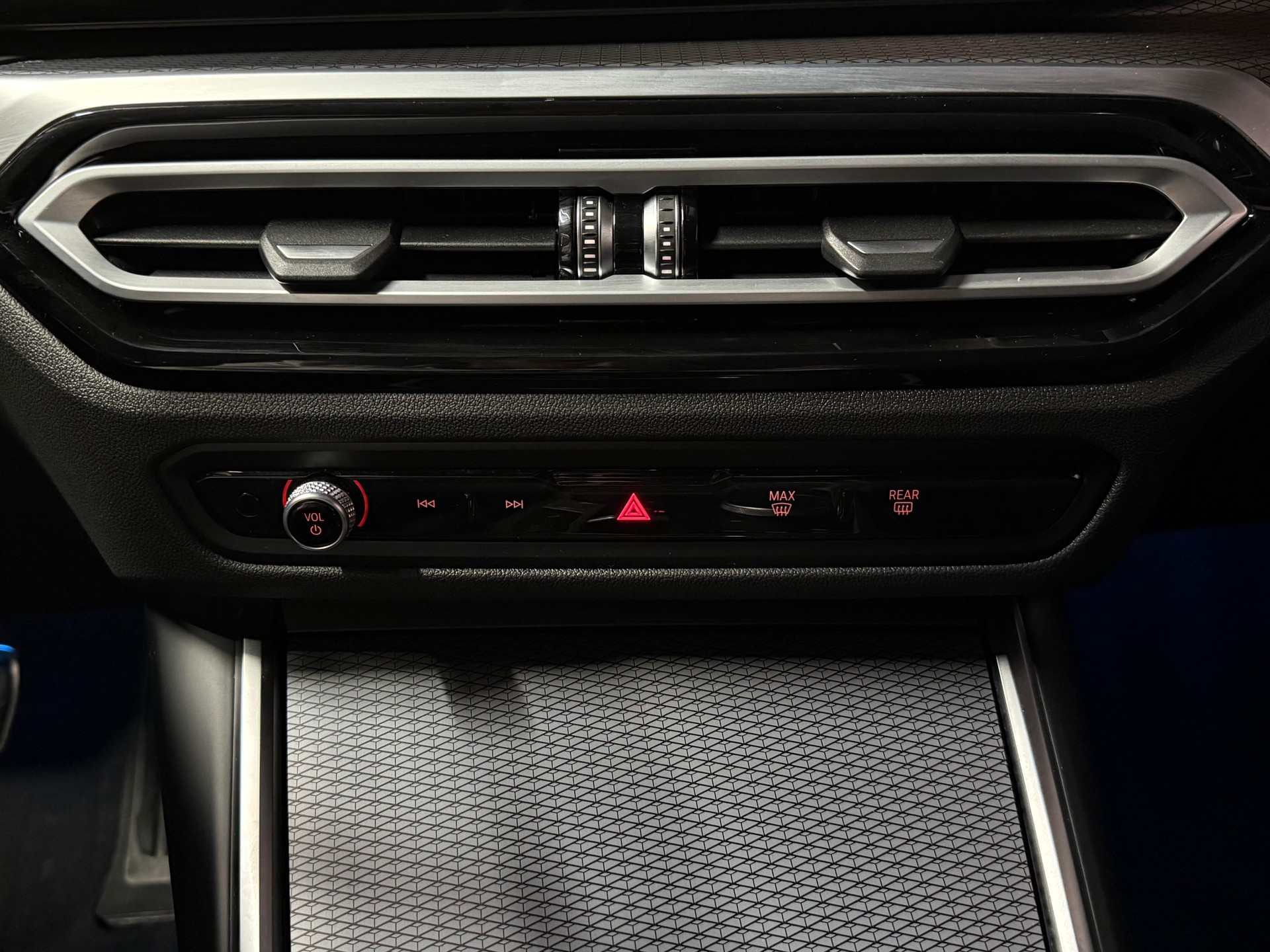 BMW 320d xDrive 48V Touring Steptronic M Sport-image-22