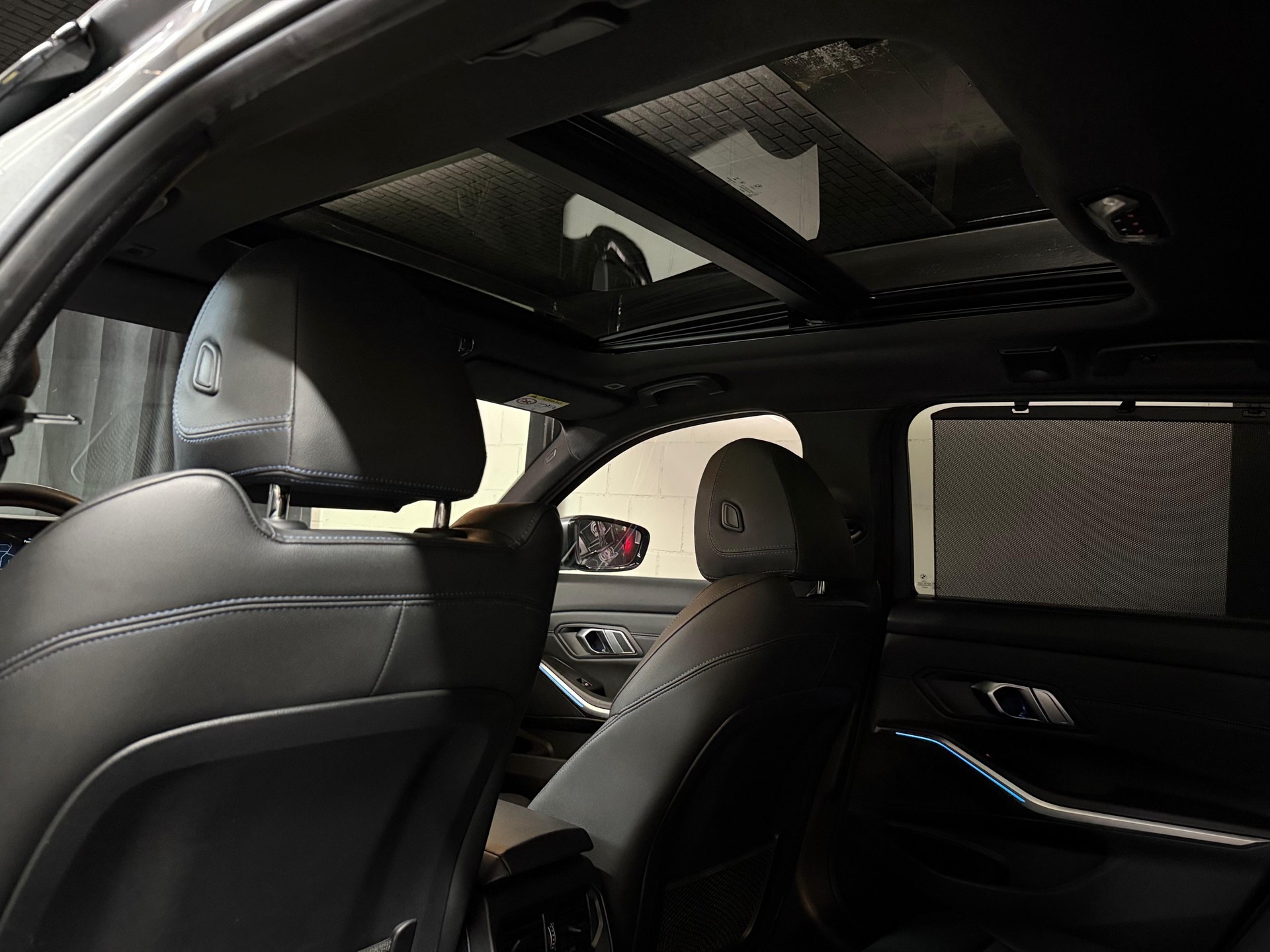 BMW 320d xDrive 48V Touring Steptronic M Sport-image-17