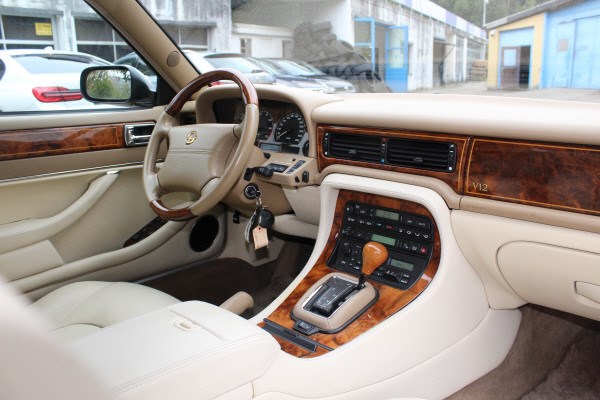 DAIMLER 6.0 Double Six Majestic-image-10