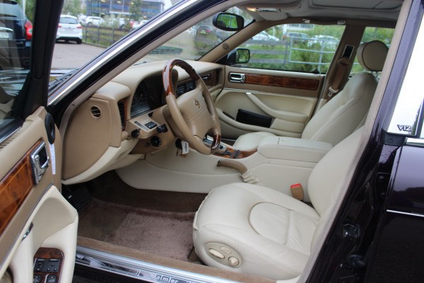 DAIMLER 6.0 Double Six Majestic-image-11