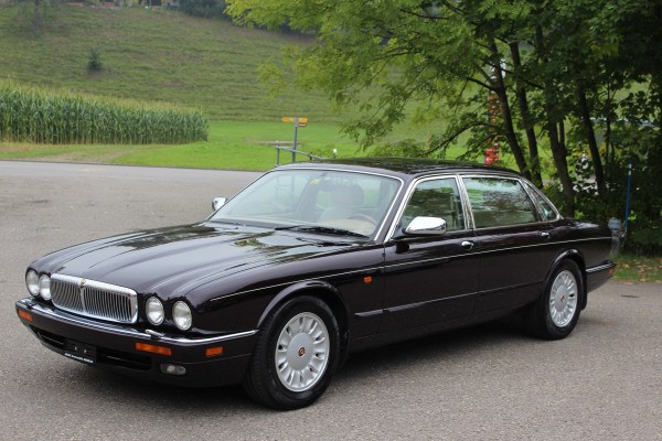 DAIMLER 6.0 Double Six Majestic-image-2