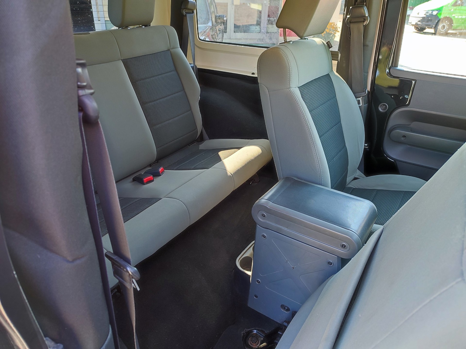JEEP Wrangler 3.8 Sahara Automatic-image-11