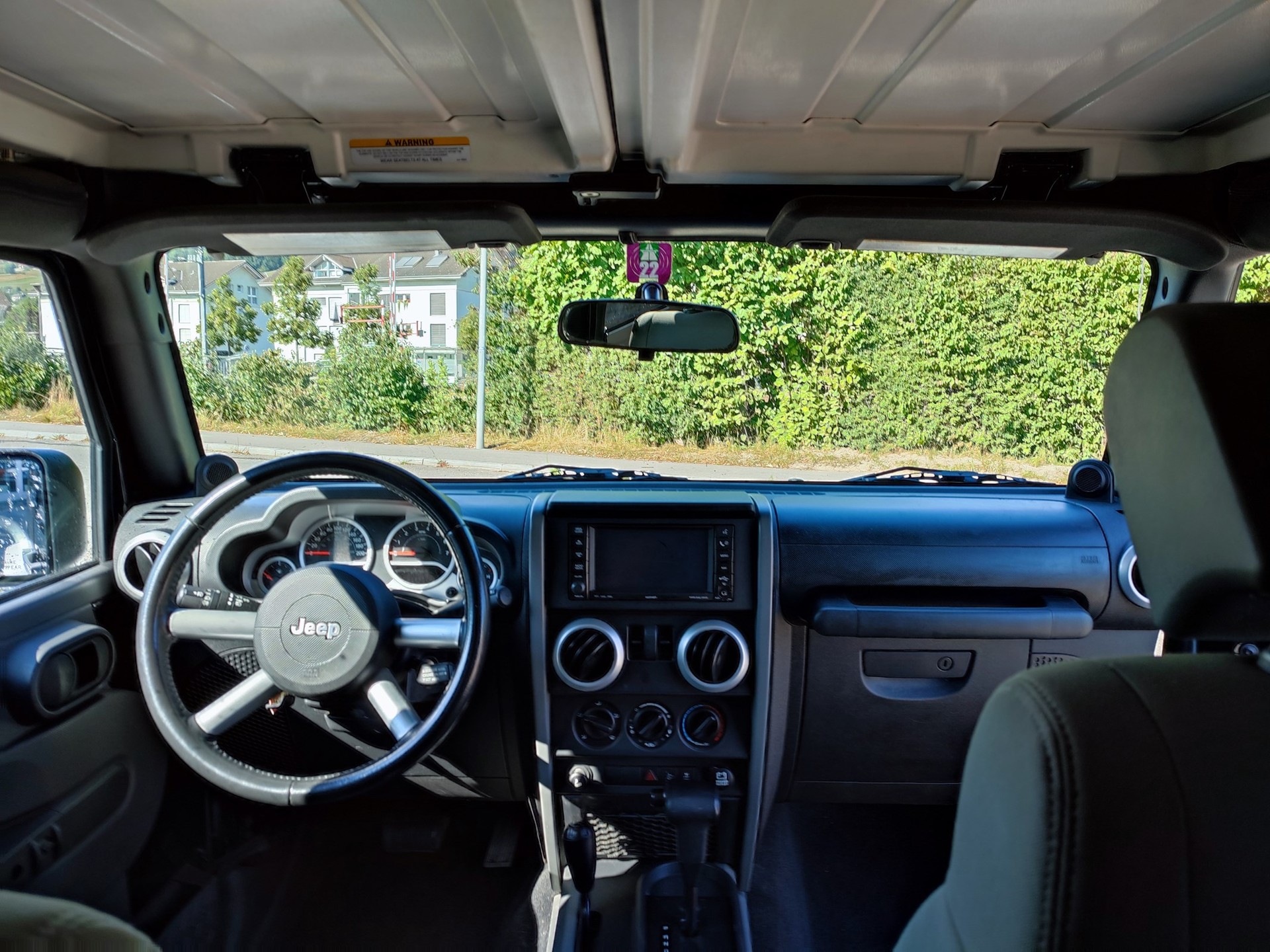 JEEP Wrangler 3.8 Sahara Automatic-image-9