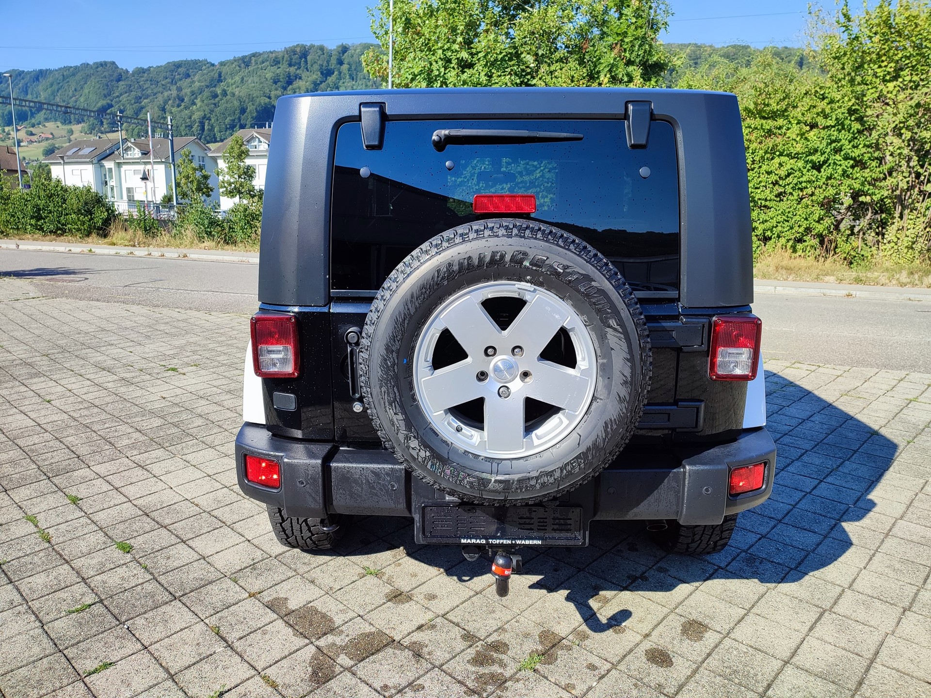 JEEP Wrangler 3.8 Sahara Automatic-image-5