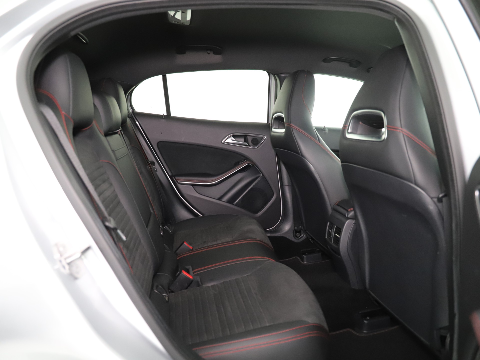 MERCEDES-BENZ GLA 250 AMG Line Sw.St.4M-image-11