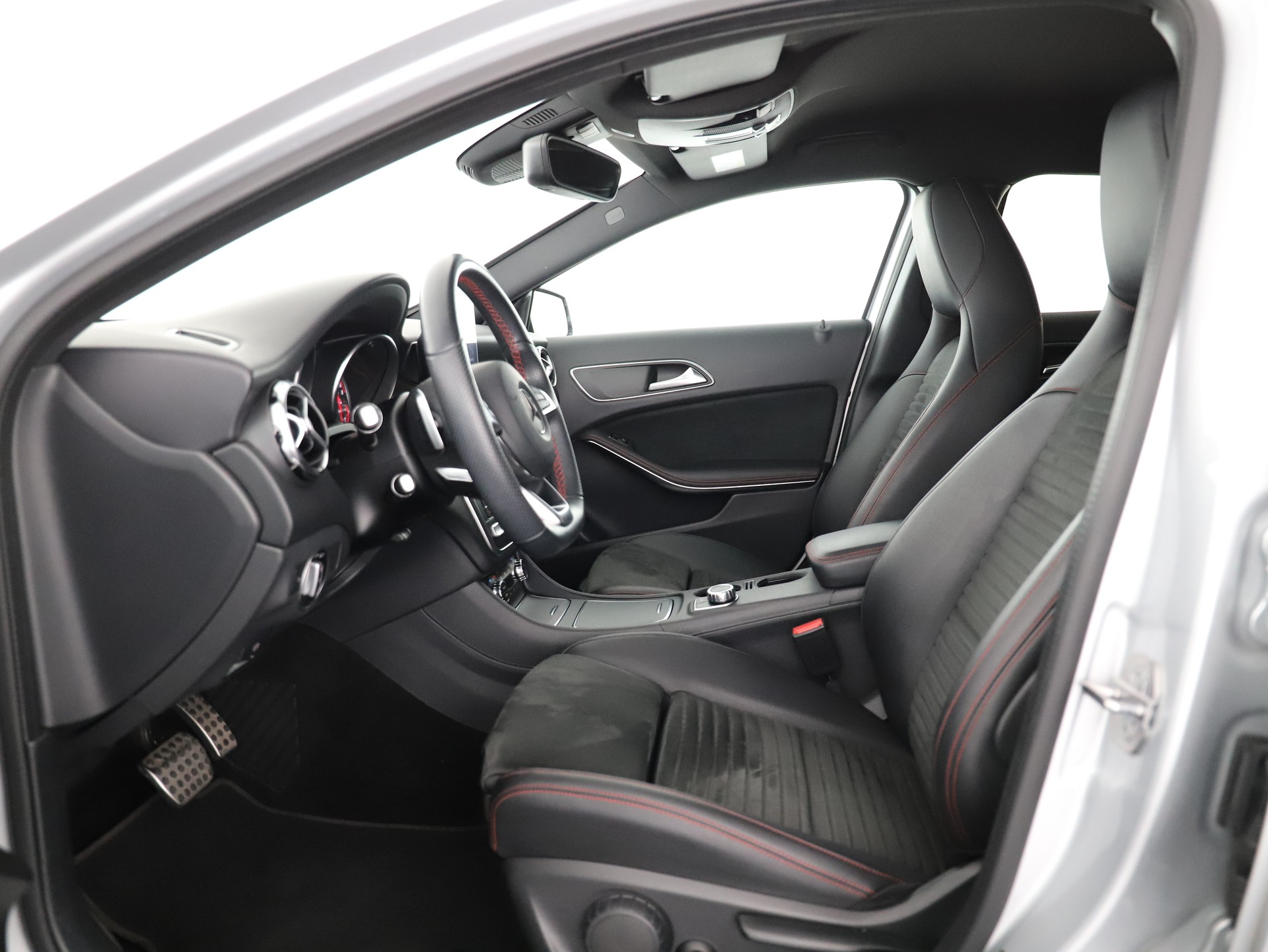 MERCEDES-BENZ GLA 250 AMG Line Sw.St.4M-image-9