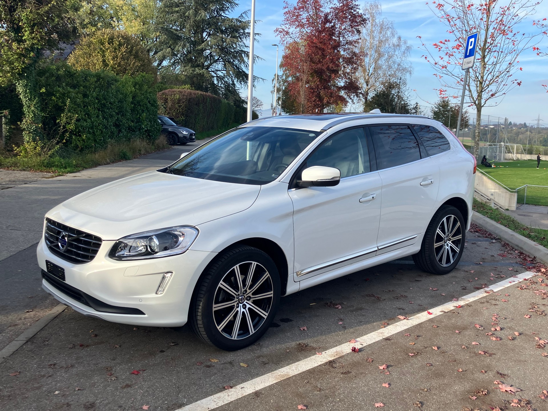 VOLVO XC60 T6 AWD Executive Plus Geartronic-image-1
