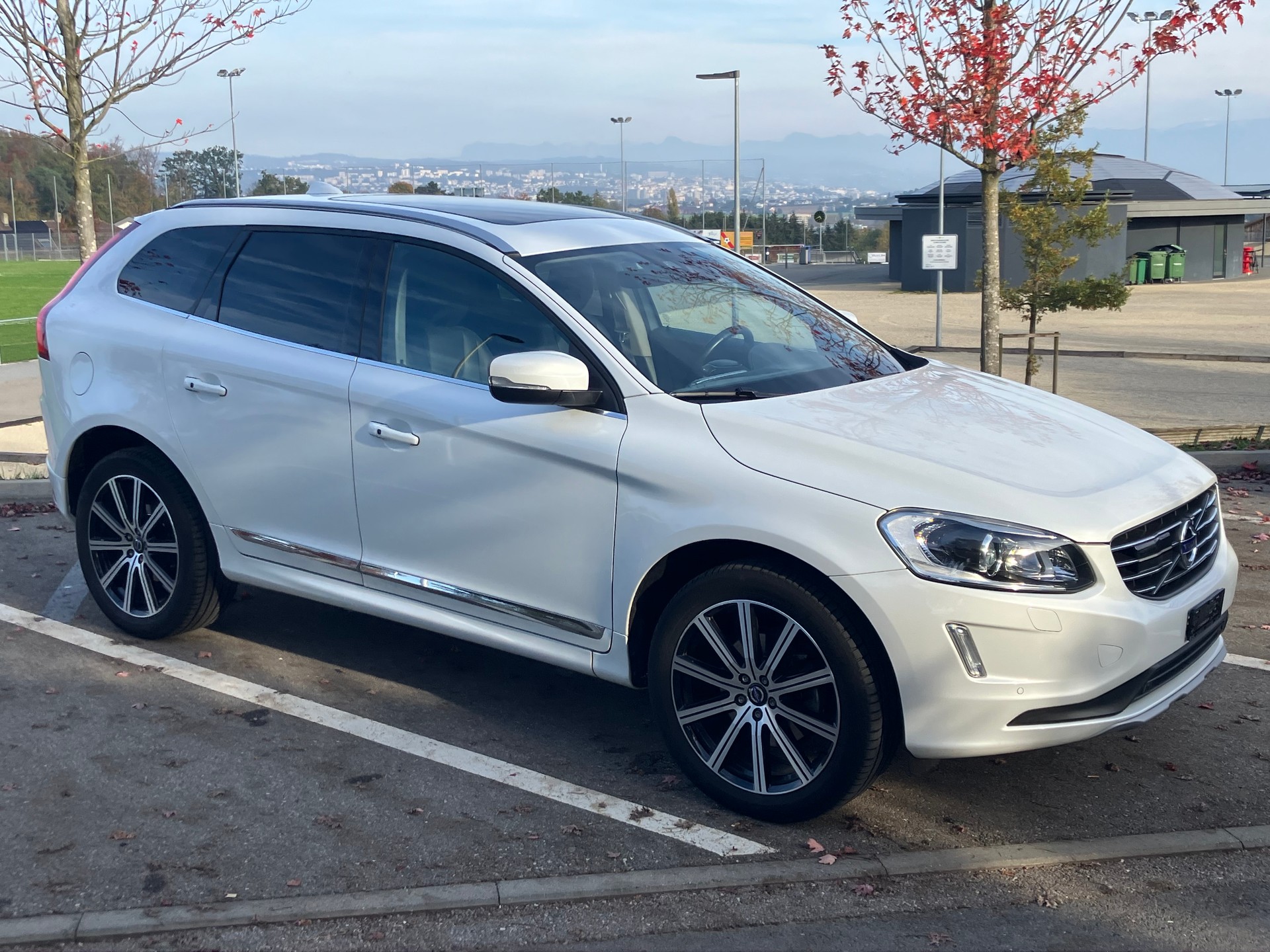 VOLVO XC60 T6 AWD Executive Plus Geartronic-image-0