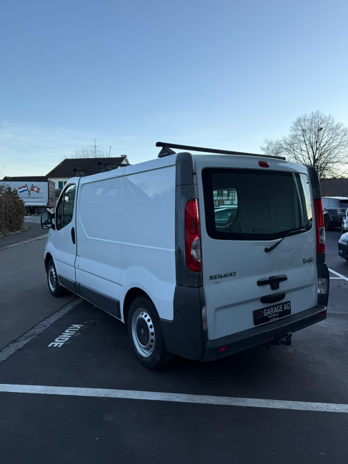 RENAULT Trafic 2.0 dCi 90 2.7t L1H1-image-3
