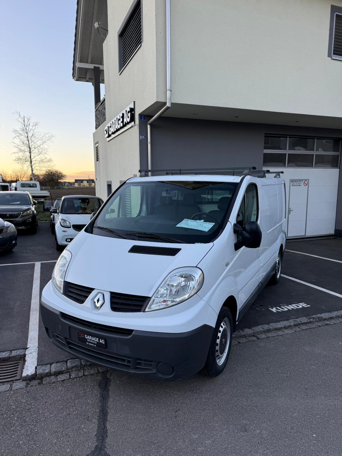 RENAULT Trafic 2.0 dCi 90 2.7t L1H1-image-9