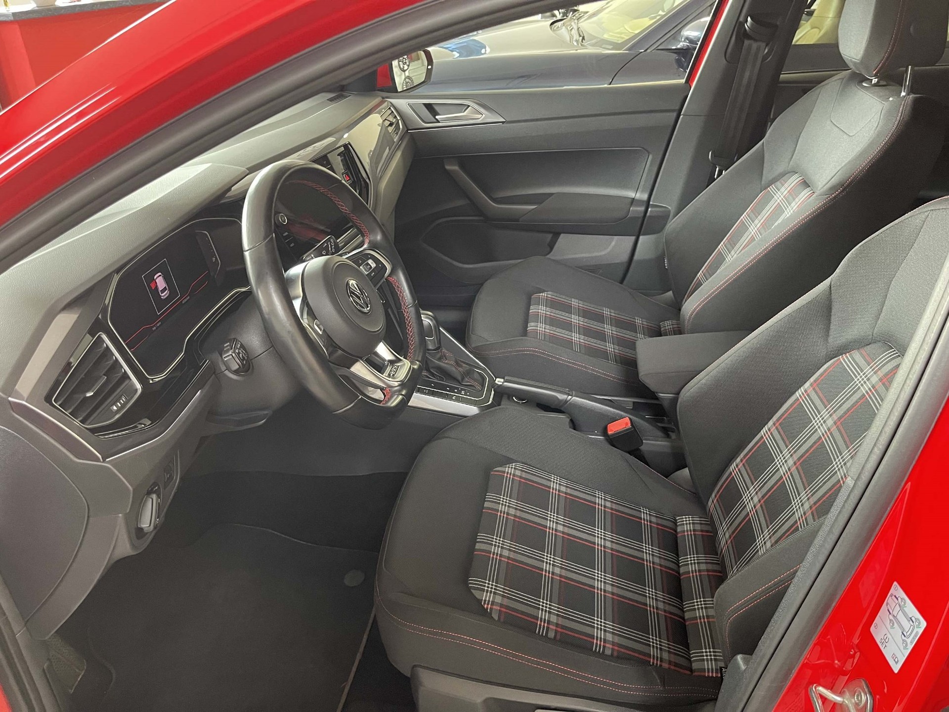 VW Polo 2.0 TSI GTI DSG-image-8
