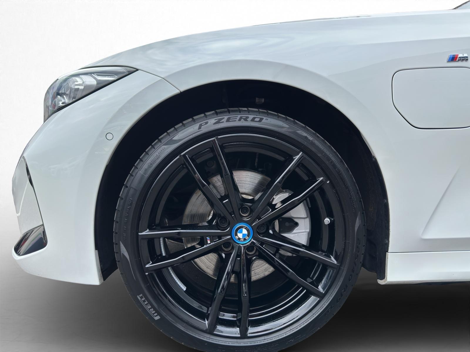BMW 330e xDrive SAG Touring-image-27