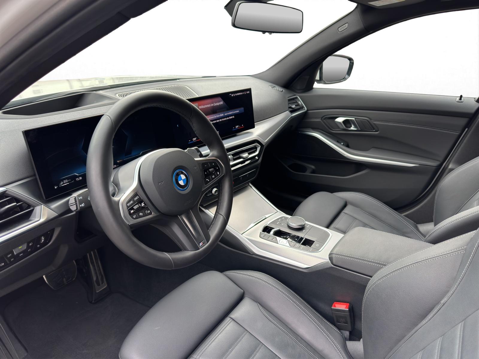 BMW 330e xDrive SAG Touring-image-9